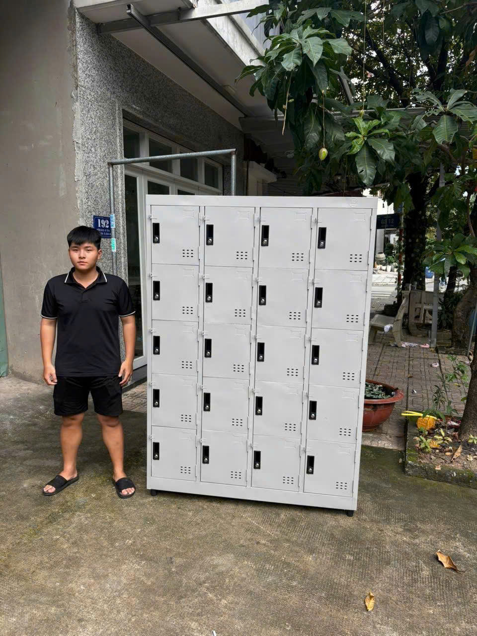 tu-locker-20-cua